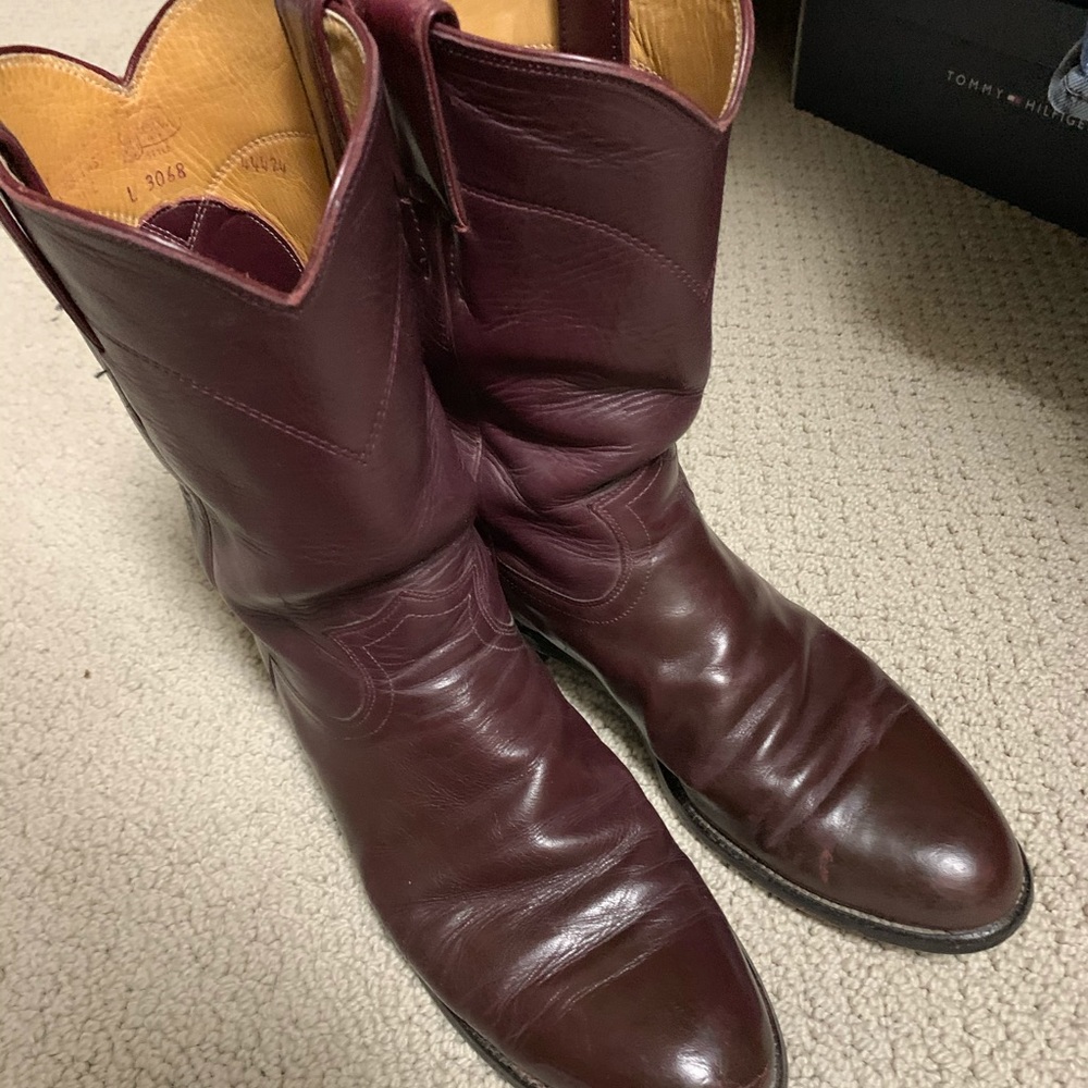 Vintage Justin boots 8b more of a wine color